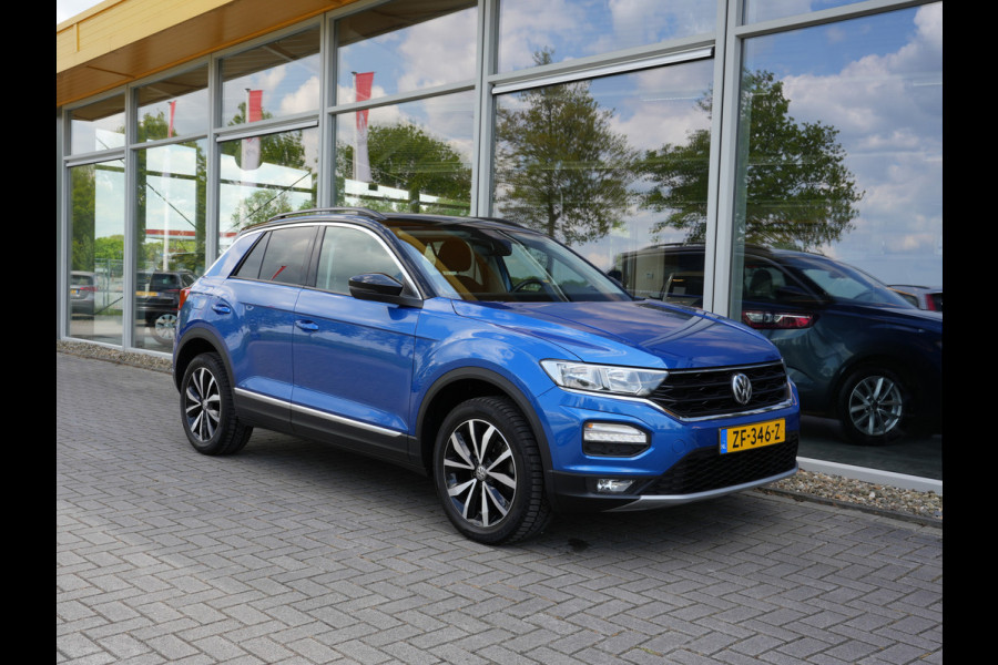 Volkswagen T-Roc 1.0 TSI Style | Navigatie | Virtual | DAB | Climate Control | Trekhaak