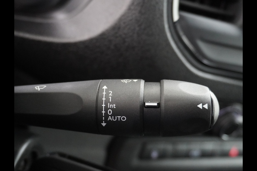 Peugeot Expert 1.5HDI 100 Premium Trekhaak Airco Bluetooth Cruise Control Regen/Lichtsensor Betonplex vloer Lat om Lat Schuifdeur Dealeronderhouden! Recent onderhoud gehad.