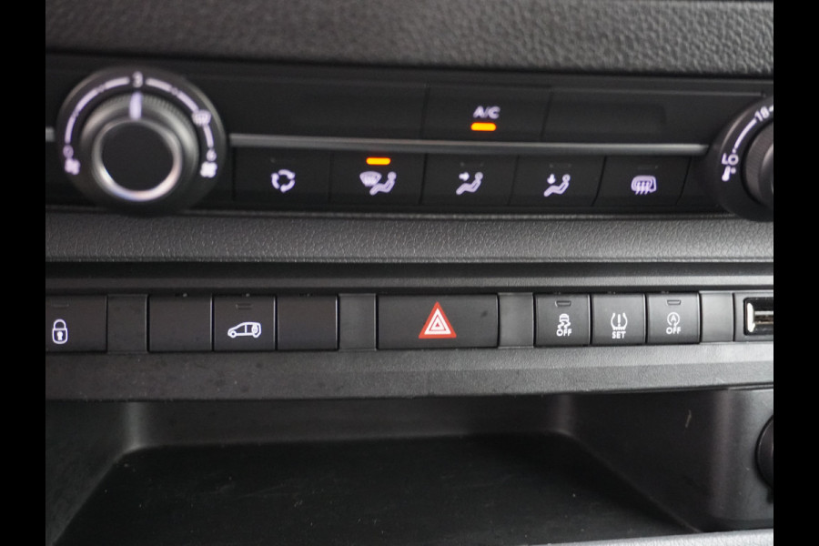Peugeot Expert 1.5HDI 100 Premium Trekhaak Airco Bluetooth Cruise Control Regen/Lichtsensor Betonplex vloer Lat om Lat Schuifdeur Dealeronderhouden! Recent onderhoud gehad.