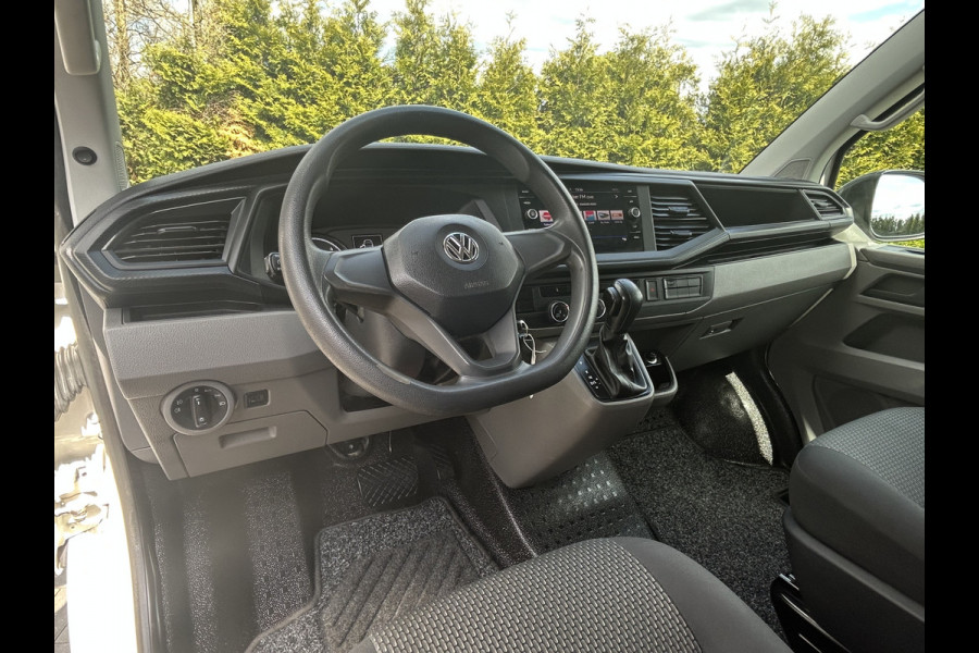 Volkswagen Transporter 2.0 TDI 150 PK AUTOMAAT 6.1 / L2H1 / DUBBEL CABINE / AIRCO / CRUISE / NAVI / TREKHAAK