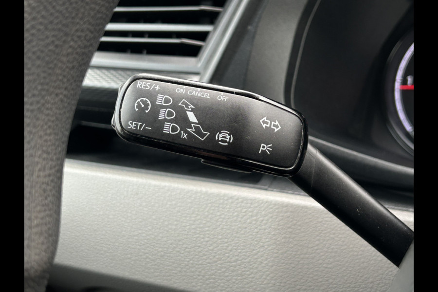 Volkswagen Transporter 2.0 TDI 150 PK AUTOMAAT 6.1 / L2H1 / DUBBEL CABINE / AIRCO / CRUISE / NAVI / TREKHAAK