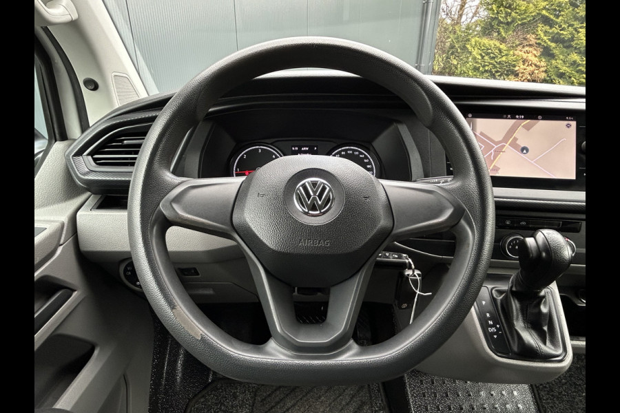 Volkswagen Transporter 2.0 TDI 150 PK AUTOMAAT 6.1 / L2H1 / DUBBEL CABINE / AIRCO / CRUISE / NAVI / TREKHAAK