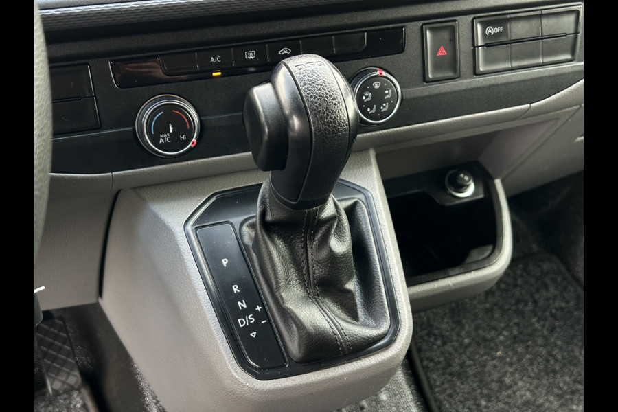 Volkswagen Transporter 2.0 TDI 150 PK AUTOMAAT 6.1 / L2H1 / DUBBEL CABINE / AIRCO / CRUISE / NAVI / TREKHAAK
