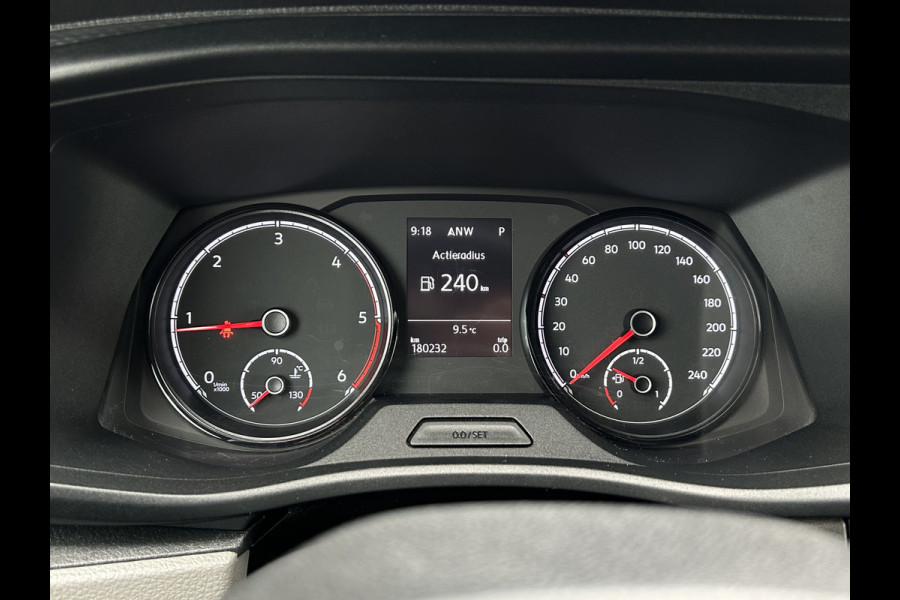 Volkswagen Transporter 2.0 TDI 150 PK AUTOMAAT 6.1 / L2H1 / DUBBEL CABINE / AIRCO / CRUISE / NAVI / TREKHAAK
