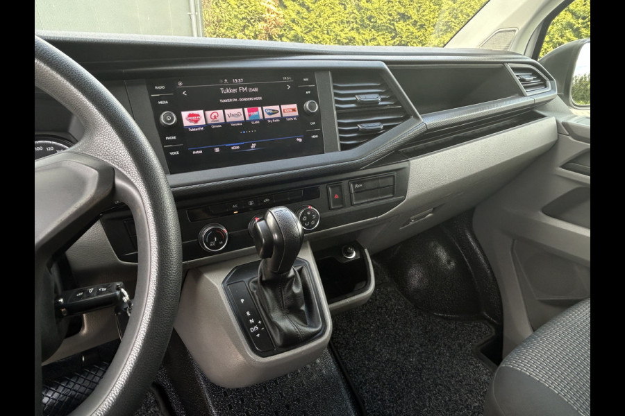 Volkswagen Transporter 2.0 TDI 150 PK AUTOMAAT 6.1 / L2H1 / DUBBEL CABINE / AIRCO / CRUISE / NAVI / TREKHAAK