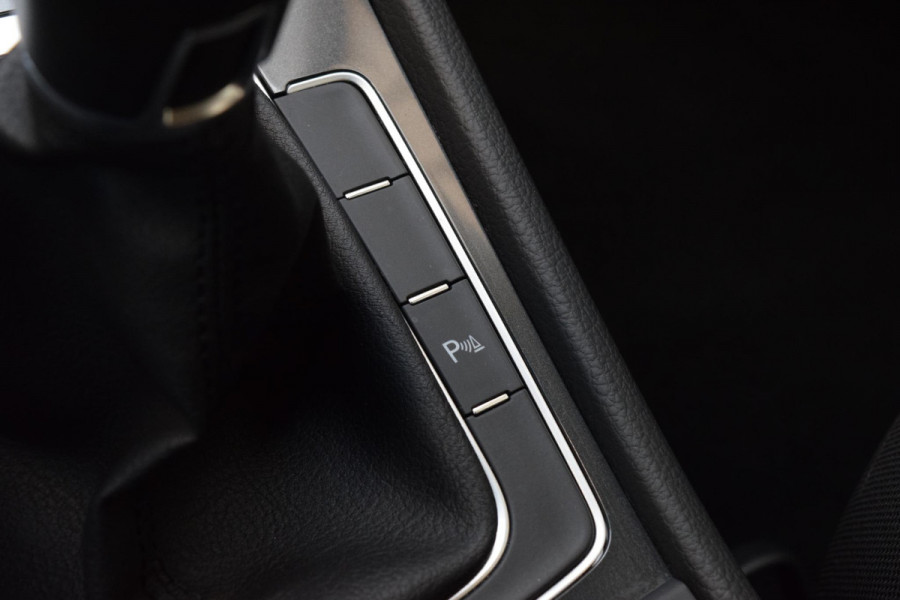 Volkswagen Golf 1.0 TSI Comfortline|2xPDC|Carplay|ACC|