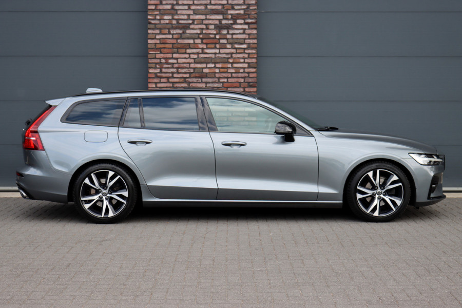 Volvo V60 2.0 B4 R-Design Aut8 | Panoramadak | Camera | Memory | Dodehoekassistent | Leder | Apple-Carplay | DAB | Stoelverwarming |