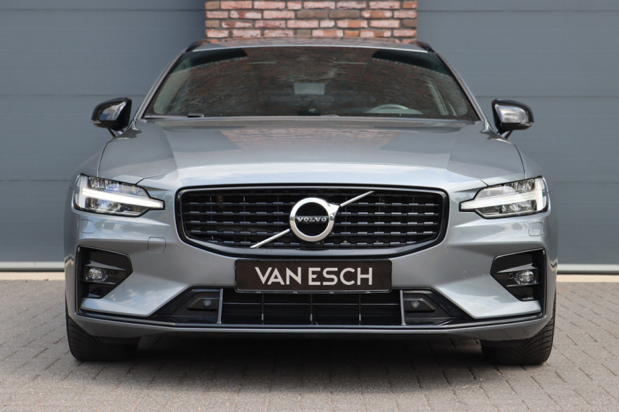 Volvo V60 2.0 B4 R-Design Aut8 | Panoramadak | Camera | Memory | Dodehoekassistent | Leder | Apple-Carplay | DAB | Stoelverwarming |