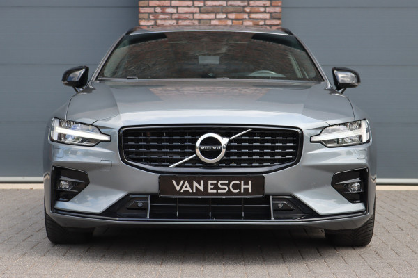 Volvo V60 2.0 B4 R-Design Aut8 | Panoramadak | Camera | Memory | Dodehoekassistent | Leder | Apple-Carplay | DAB | Stoelverwarming |