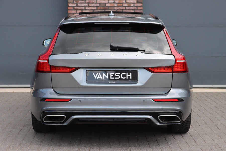 Volvo V60 2.0 B4 R-Design Aut8 | Panoramadak | Camera | Memory | Dodehoekassistent | Leder | Apple-Carplay | DAB | Stoelverwarming |