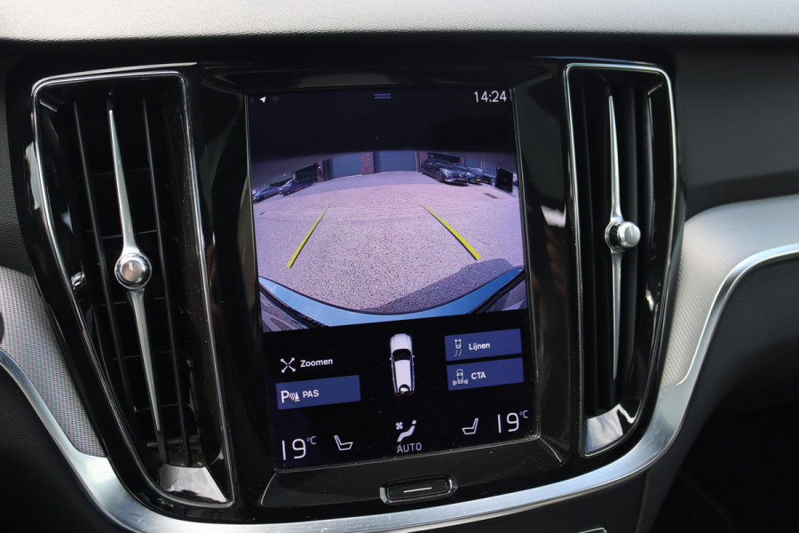 Volvo V60 2.0 B4 R-Design Aut8 | Panoramadak | Camera | Memory | Dodehoekassistent | Leder | Apple-Carplay | DAB | Stoelverwarming |
