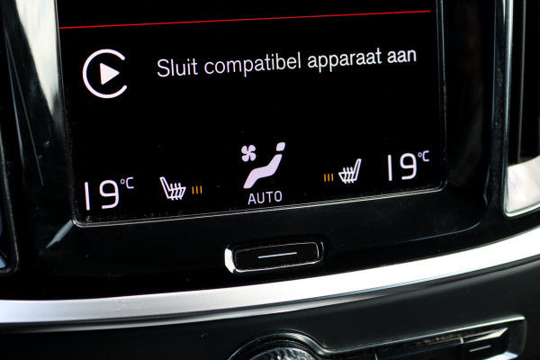 Volvo V60 2.0 B4 R-Design Aut8 | Panoramadak | Camera | Memory | Dodehoekassistent | Leder | Apple-Carplay | DAB | Stoelverwarming |