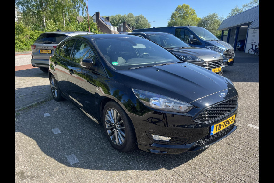 Ford Focus 1.0 Ecoboost ST-Line 125pk | Cruise Control | Climate Control | Lichtmetalen Wielen |