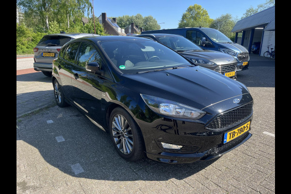 Ford Focus 1.0 Ecoboost ST-Line 125pk | Cruise Control | Climate Control | Lichtmetalen Wielen |