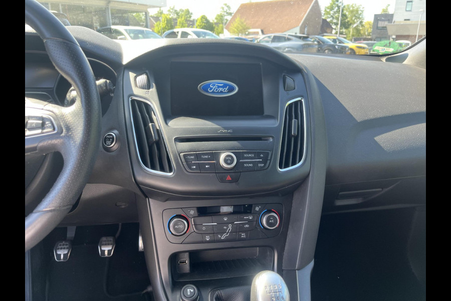 Ford Focus 1.0 Ecoboost ST-Line 125pk | Cruise Control | Climate Control | Lichtmetalen Wielen |