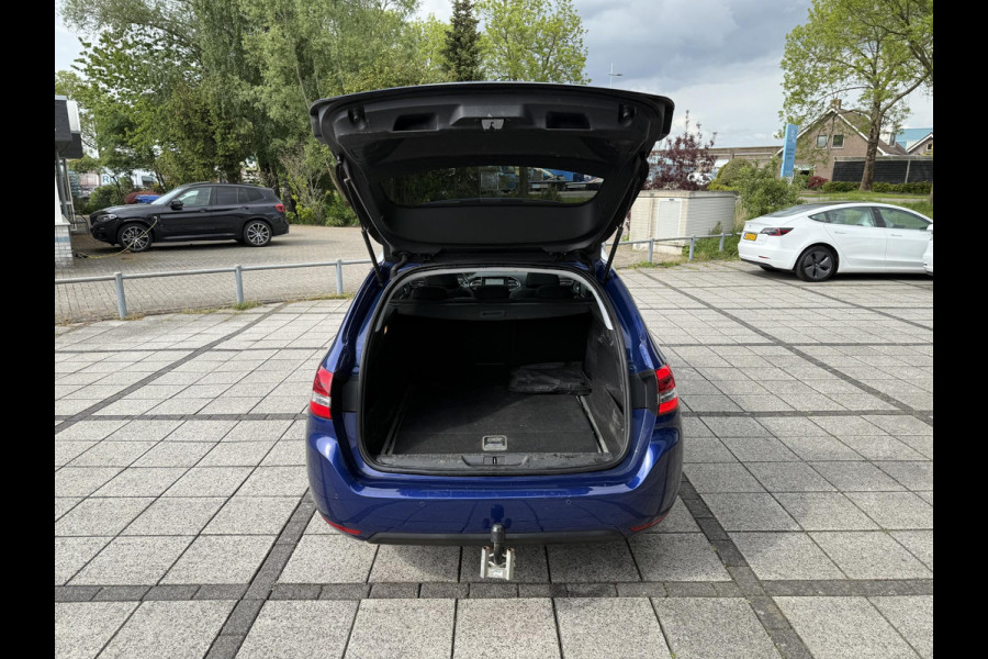 Peugeot 308 SW 1.5 BlueHDi 130pk Premium | Navi  | Camera | Panorama | Trekhaak |