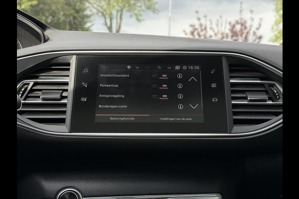 Peugeot 308 SW 1.5 BlueHDi 130pk Premium | Navi  | Camera | Panorama | Trekhaak |