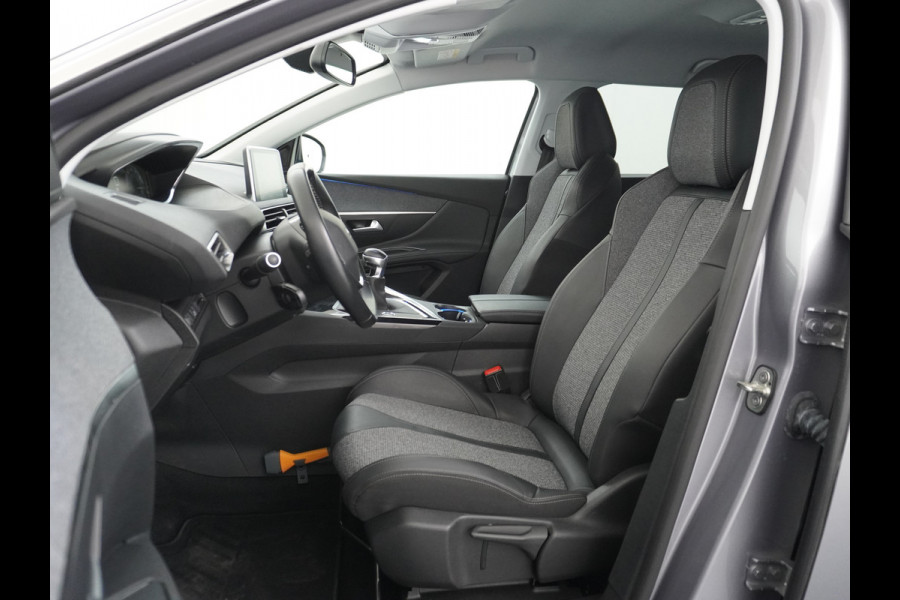 Peugeot 5008 T131PK 7-Pers Apple Carplay Android Adap.Cruise Navi Camera Trekhaak Led Elek.Achterklep Ecc Pdc DAB+ Pack Drive Assist Plus Dodehoek detectie Lane Assist Keyless Lmv 19" Verkeersbordlezer Privacy Glas Blue Premium 100% Dealeronderhouden! EURO6 Laatste beurt gehad bij 98.204km/13/1/2025!