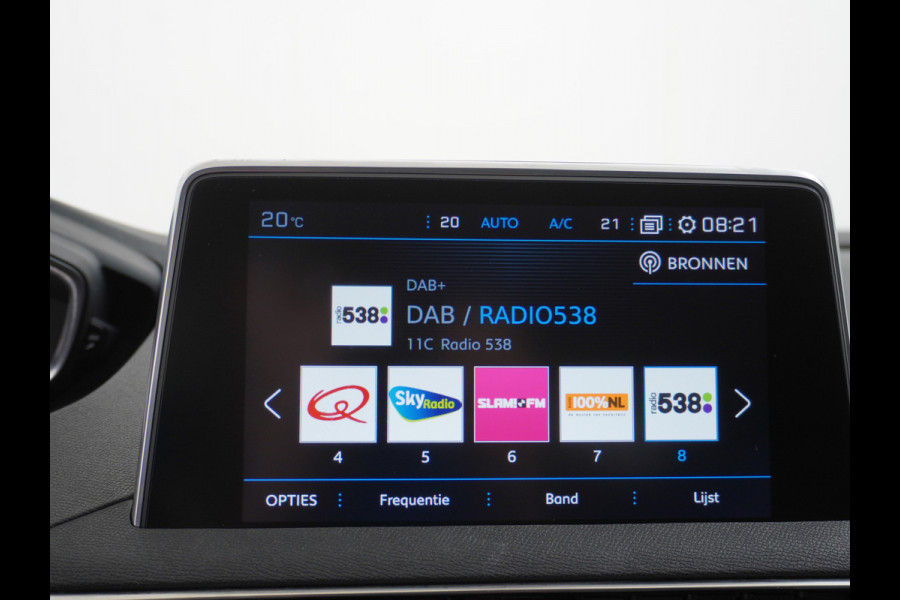 Peugeot 5008 T131PK 7-Pers Apple Carplay Android Adap.Cruise Navi Camera Trekhaak Led Elek.Achterklep Ecc Pdc DAB+ Pack Drive Assist Plus Dodehoek detectie Lane Assist Keyless Lmv 19" Verkeersbordlezer Privacy Glas Blue Premium 100% Dealeronderhouden! EURO6 Laatste beurt gehad bij 98.204km/13/1/2025!