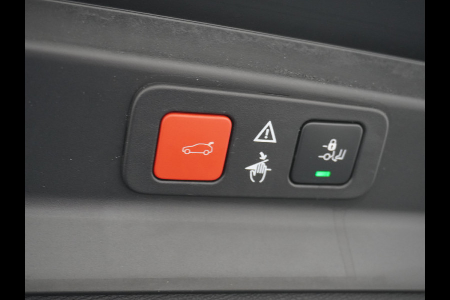 Peugeot 5008 T131PK 7-Pers Apple Carplay Android Adap.Cruise Navi Camera Trekhaak Led Elek.Achterklep Ecc Pdc DAB+ Pack Drive Assist Plus Dodehoek detectie Lane Assist Keyless Lmv 19" Verkeersbordlezer Privacy Glas Blue Premium 100% Dealeronderhouden! EURO6 Laatste beurt gehad bij 98.204km/13/1/2025!