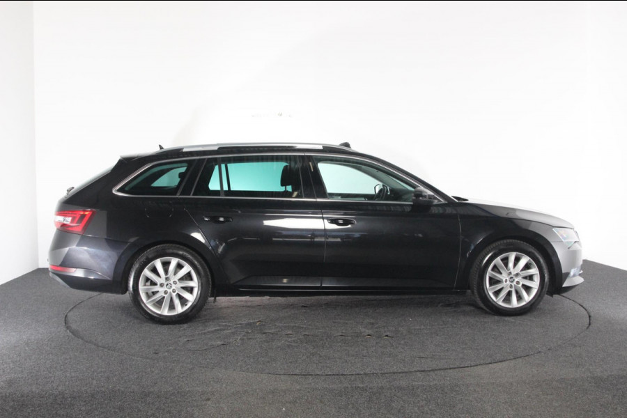 Škoda Superb Combi 1.6 TDI Ambition Business | panoramadak |