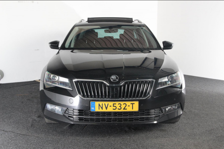 Škoda Superb Combi 1.6 TDI Ambition Business | panoramadak |