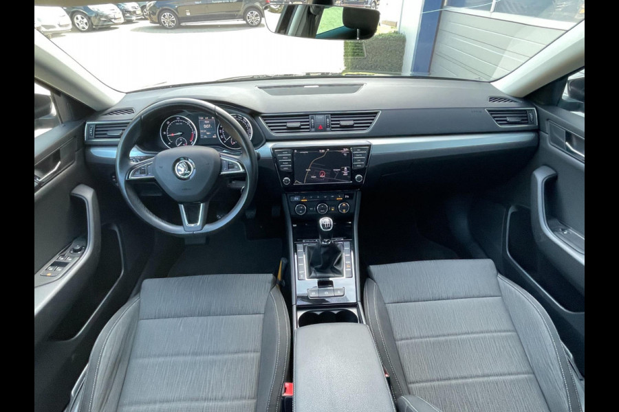 Škoda Superb Combi 1.6 TDI Ambition Business | panoramadak |