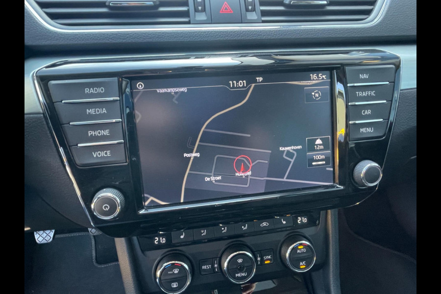 Škoda Superb Combi 1.6 TDI Ambition Business | panoramadak |
