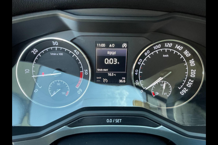 Škoda Superb Combi 1.6 TDI Ambition Business | panoramadak |