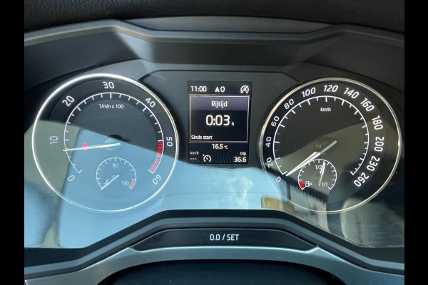Škoda Superb Combi 1.6 TDI Ambition Business | panoramadak |