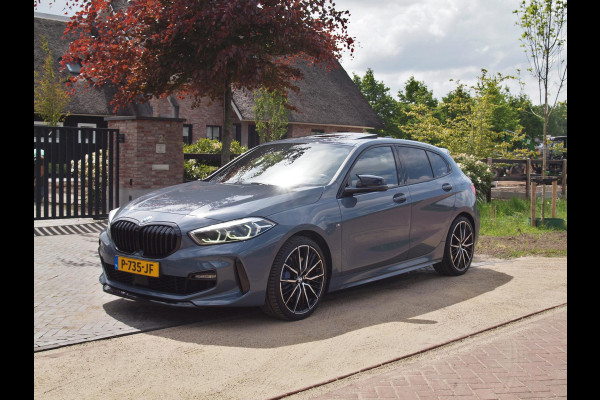 BMW 1-serie 120i Business Edition | Panoramadak | Camera | Apple Carplay | M-pakket | Schaalstoelen |