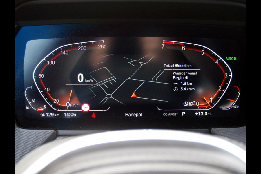 BMW 1-serie 120i Business Edition | Panoramadak | Camera | Apple Carplay | M-pakket | Schaalstoelen |