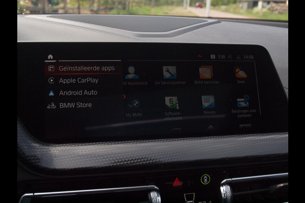 BMW 1-serie 120i Business Edition | Panoramadak | Camera | Apple Carplay | M-pakket | Schaalstoelen |