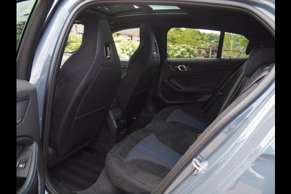 BMW 1-serie 120i Business Edition | Panoramadak | Camera | Apple Carplay | M-pakket | Schaalstoelen |
