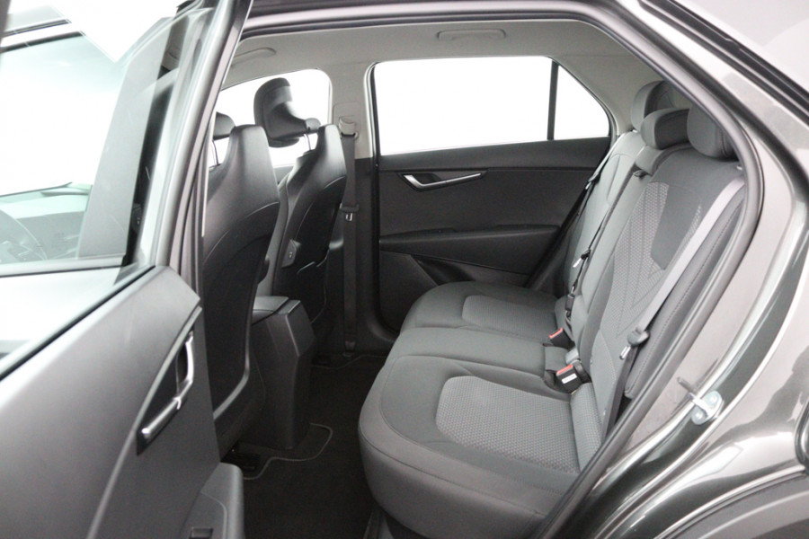 Kia Niro EV Light Edition 64.8 kWh - Navigatie - Climate Control - Apple Carplay/Android Auto - Fabrieksgarantie tot 05-2031