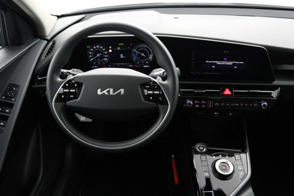Kia Niro EV Light Edition 64.8 kWh - Navigatie - Climate Control - Apple Carplay/Android Auto - Fabrieksgarantie tot 05-2031