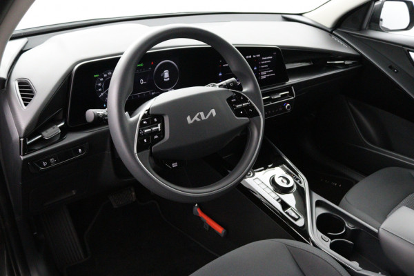 Kia Niro EV Light Edition 64.8 kWh - Navigatie - Climate Control - Apple Carplay/Android Auto - Fabrieksgarantie tot 05-2031