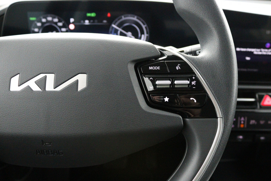 Kia Niro EV Light Edition 64.8 kWh - Navigatie - Climate Control - Apple Carplay/Android Auto - Fabrieksgarantie tot 05-2031