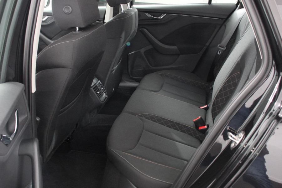 Škoda Kamiq 1.0 TSI 110pk DSG Tour de France Navigatie Apple Carplay/Android Auto Cimate Control Camera Parkeer sensoren Led Adaptive Cruise Control
