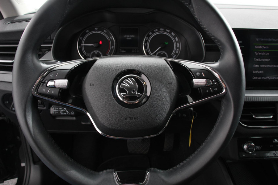Škoda Kamiq 1.0 TSI 110pk DSG Tour de France Navigatie Apple Carplay/Android Auto Cimate Control Camera Parkeer sensoren Led Adaptive Cruise Control