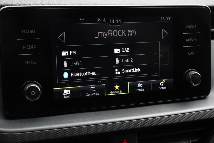 Škoda Kamiq 1.0 TSI 110pk DSG Tour de France Navigatie Apple Carplay/Android Auto Cimate Control Camera Parkeer sensoren Led Adaptive Cruise Control