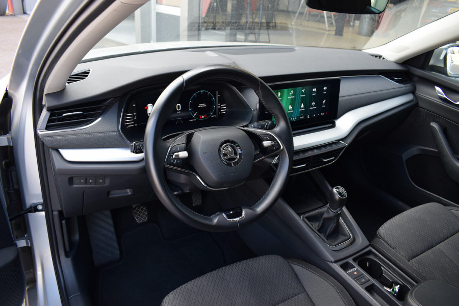 Škoda Octavia Combi 1.5 TSI First Edition | Apple CarPlay | Stoelverw. | Virtual | Camera