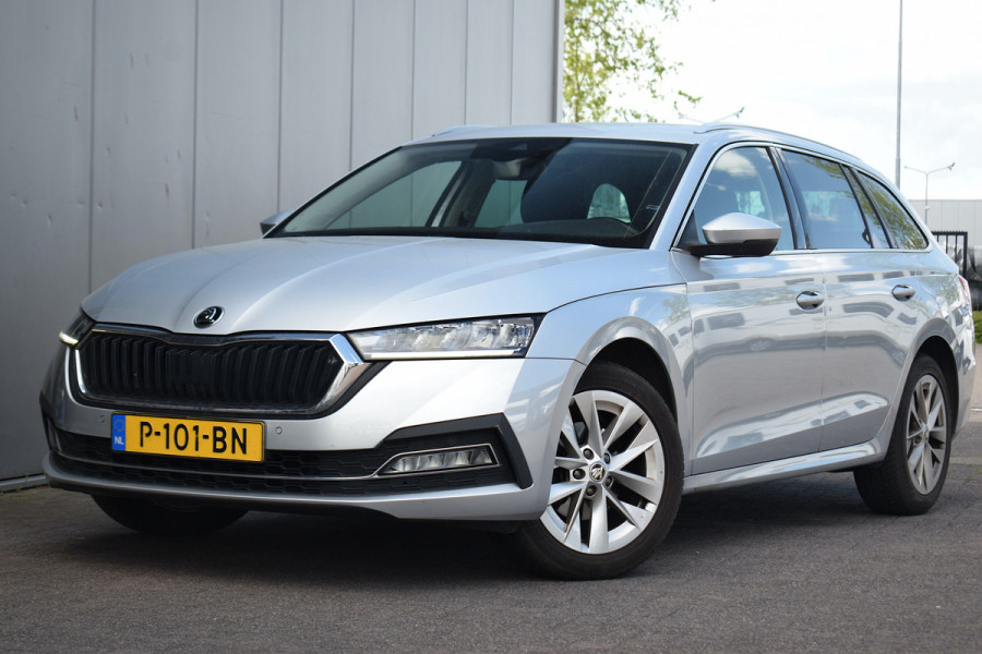Škoda Octavia Combi 1.5 TSI First Edition | Apple CarPlay | Stoelverw. | Virtual | Camera