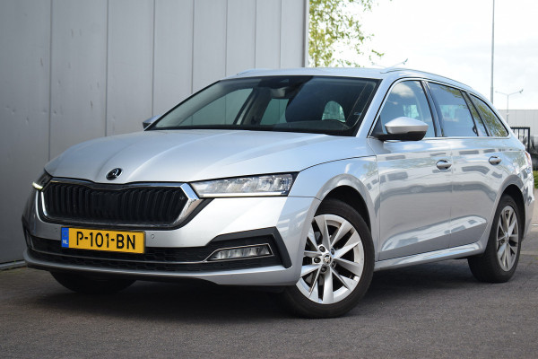 Škoda Octavia Combi 1.5 TSI First Edition | Apple CarPlay | Stoelverw. | Virtual | Camera