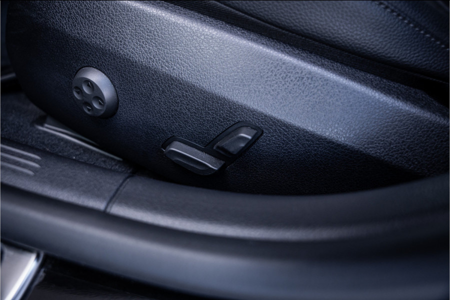 Mercedes-Benz C-Klasse 300 AMG Line - Panorama | Burmester | Cruise Control | Camera