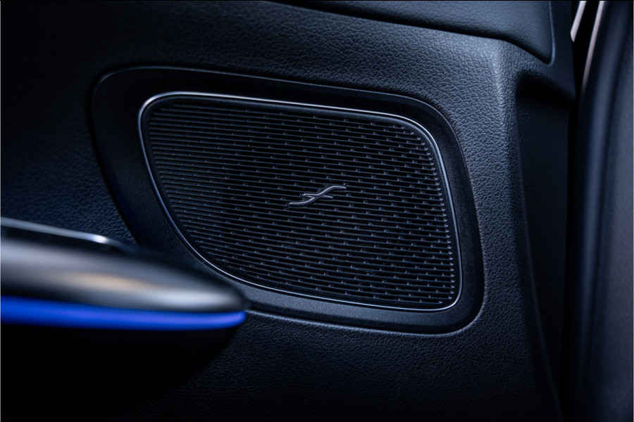 Mercedes-Benz C-Klasse 300 AMG Line - Panorama | Burmester | Cruise Control | Camera