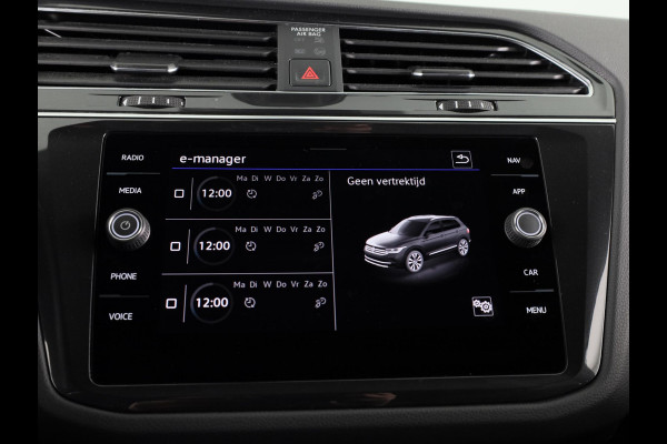 Volkswagen Tiguan 1.4 TSI eHybrid R-Line Business 245PK | Panoramadak | Winterpakket | Trekhaak | Keyless entry | Black Style