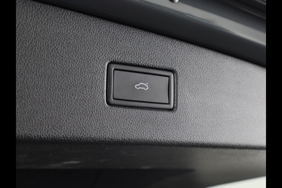 Volkswagen Tiguan 1.4 TSI eHybrid R-Line Business 245PK | Panoramadak | Winterpakket | Trekhaak | Keyless entry | Black Style