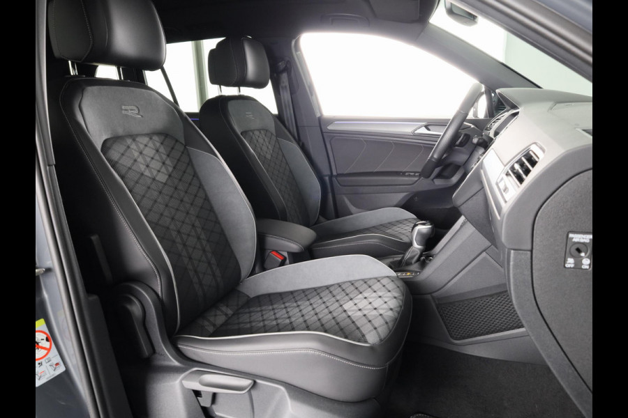 Volkswagen Tiguan 1.4 TSI eHybrid R-Line Business 245PK | Panoramadak | Winterpakket | Trekhaak | Keyless entry | Black Style