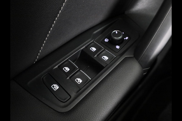 Volkswagen Tiguan 1.4 TSI eHybrid R-Line Business 245PK | Panoramadak | Winterpakket | Trekhaak | Keyless entry | Black Style
